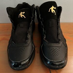 AND1 ‘Phoenix Hightop’ basketball shoes